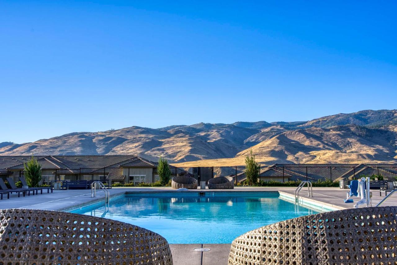 Luxury Retreat - King Beds, Hot Tub, & Pool - Family & Remote Work Friendly Apartment Reno Exterior photo