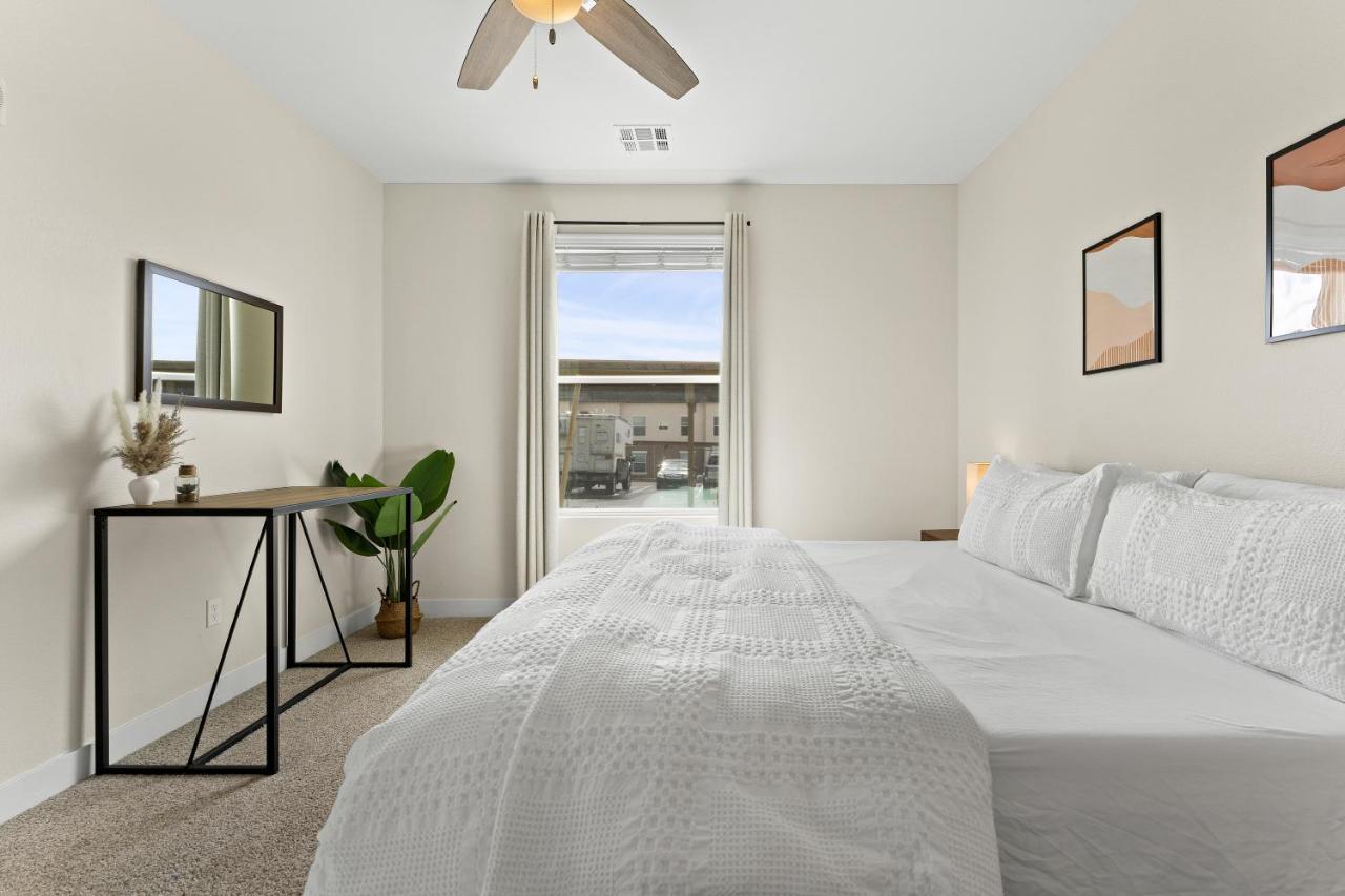 Luxury Retreat - King Beds, Hot Tub, & Pool - Family & Remote Work Friendly Apartment Reno Exterior photo