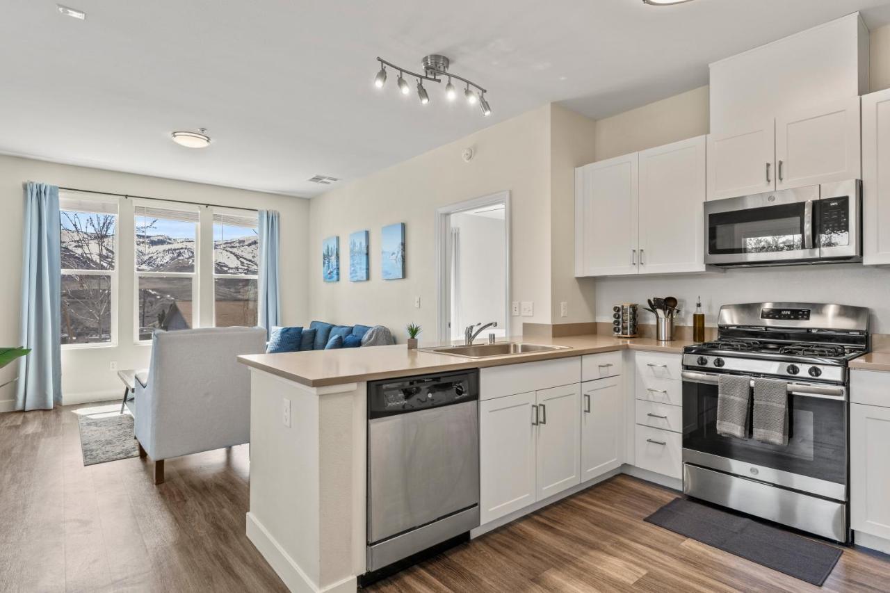 Luxury Retreat - King Beds, Hot Tub, & Pool - Family & Remote Work Friendly Apartment Reno Exterior photo